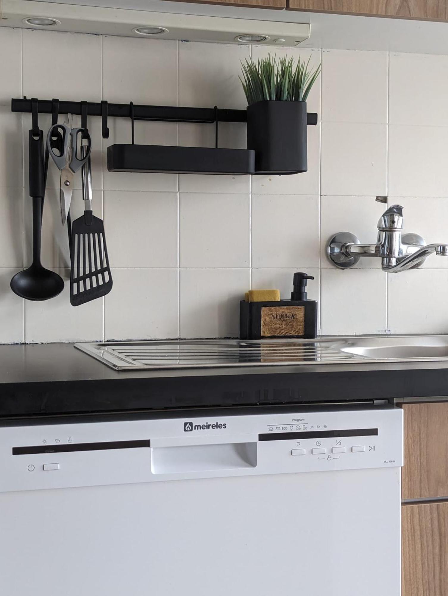 Pine Tree Apartment Porto Luaran gambar